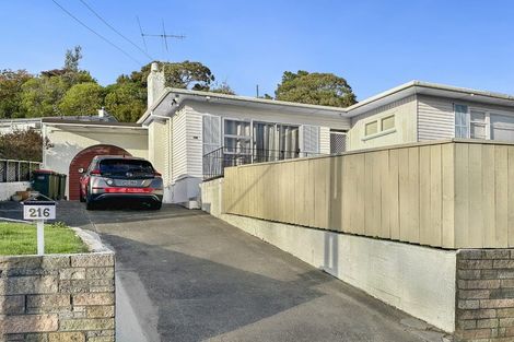 Photo of property in 216 Waddington Drive, Naenae, Lower Hutt, 5011