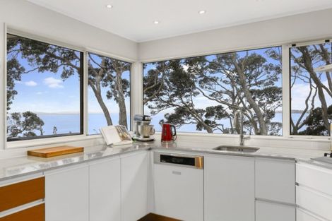 Photo of property in 30 Marellen Drive, Red Beach, 0932