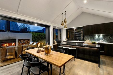 Photo of property in 2 Fife Court, Jacks Point, Queenstown, 9371