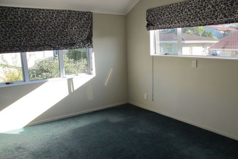Photo of property in 2/50 Chartwell Avenue, Glenfield, Auckland, 0629