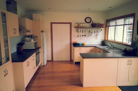 Photo of property in 10 Rimu Road, Mangere Bridge, Auckland, 2022