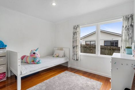 Photo of property in 15 Levesque Street, Birkdale, Auckland, 0626