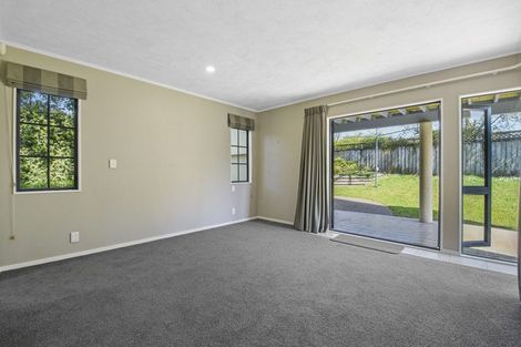 Photo of property in 17 Tokay Place, Huapai, Kumeu, 0810