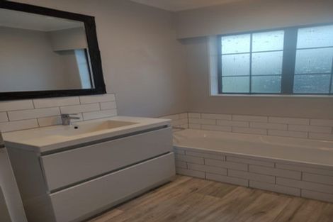 Photo of property in 64 Sunbrae Drive, Silverstream, Upper Hutt, 5019