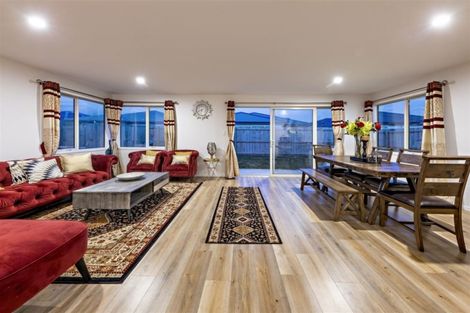 Photo of property in 7 Rere Close, Takanini, 2112