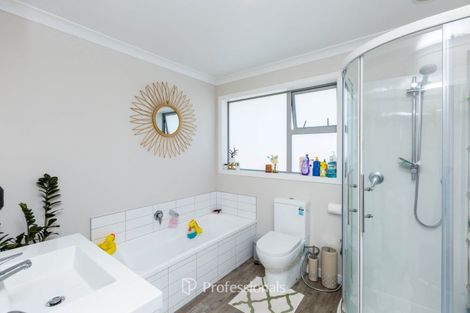 Photo of property in 20 Poulson Grove, Trentham, Upper Hutt, 5018