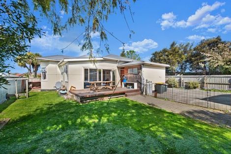 Photo of property in 96 Middlepark Road, Sockburn, Christchurch, 8042