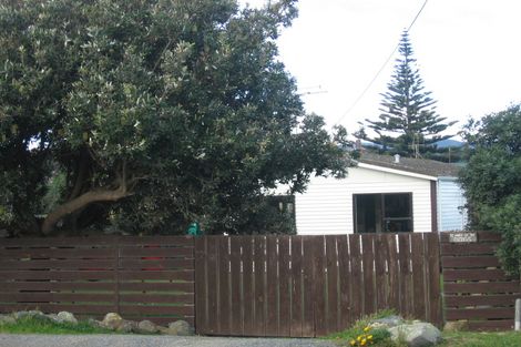 Photo of property in 18 Babbacombe Avenue, Otaki Beach, Otaki, 5512