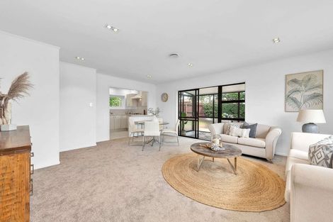 Photo of property in 1/48 Highland Park Drive, Highland Park, Auckland, 2010