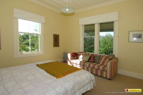 Photo of property in 106 Jellicoe Street, Martinborough, 5711