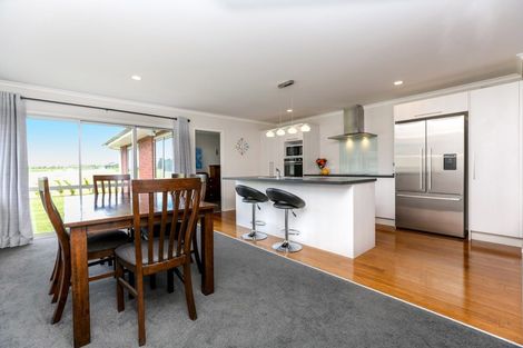 Photo of property in 14 Ryder Drive, Waiwhakaiho, New Plymouth, 4312