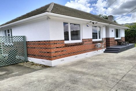 Photo of property in 1 Iris Grove, Trentham, Upper Hutt, 5018