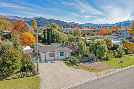 Photo of property in 7 Kinnibeg Street, Albert Town, Wanaka, 9305