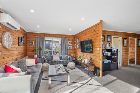 Photo of property in 35 Guadeloupe Crescent, Grenada Village, Wellington, 6037