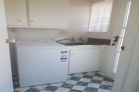 Photo of property in 1/72 Royal Park Drive, Parklands, Christchurch, 8083