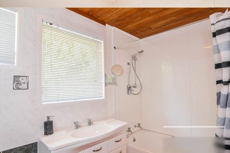 Photo of property in 7 Osmond Court, Sunnyvale, Auckland, 0612