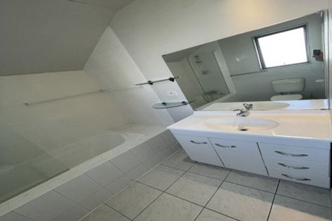 Photo of property in 18 William Roberts Road, Pakuranga, Auckland, 2010