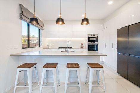 Photo of property in 3 Stow Place, Henderson, Auckland, 0612