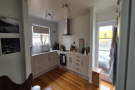 Photo of property in 28 Gibbons Street, Upper Hutt Central, Upper Hutt, 5018