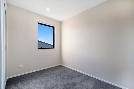 Photo of property in 8 Don Oliver Lane, Glen Eden, 0602