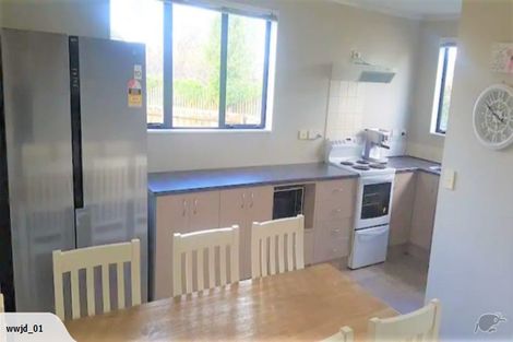 Photo of property in 32 Misty Valley Drive, Henderson, Auckland, 0612