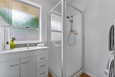 Photo of property in 1/56 Sunnynook Road, Sunnynook, Auckland, 0620