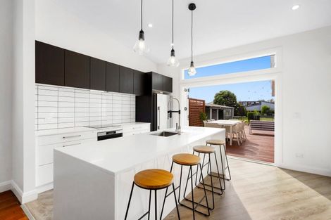 Photo of property in 59 Nelson Crescent, Napier South, Napier, 4110