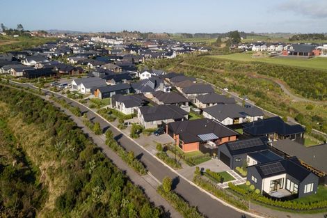 Photo of property in 40 Metoriti Crescent, Karaka, 2124