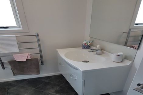 Photo of property in 53 Chiefs Court, Hamilton East, Hamilton, 3216