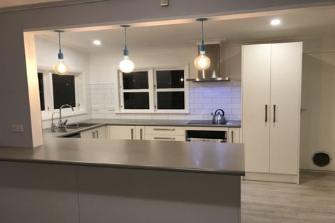 Photo of property in 17 Winchester Avenue, Pinehaven, Upper Hutt, 5019