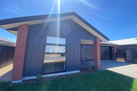 Photo of property in 12 Pioneer Crescent, Omokoroa, 3114