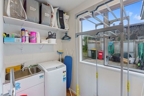 Photo of property in 16 Eruini Street, Waikanae Beach, Waikanae, 5036