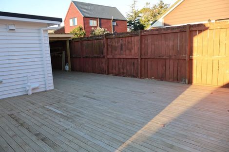 Photo of property in 1/30 Shakespeare Road, Milford, Auckland, 0620