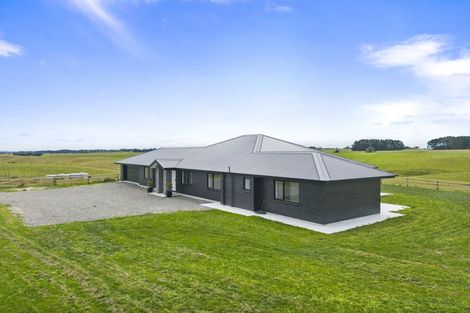 Photo of property in 539 Cemetery Road, Sanson, Palmerston North, 4479