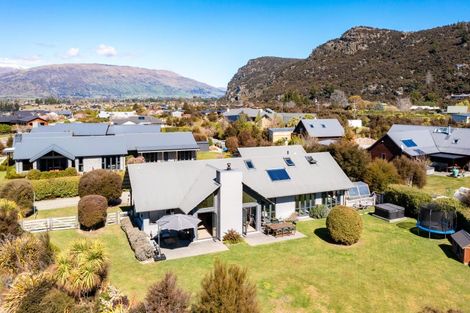 Photo of property in 10 Matheson Crescent, Albert Town, Wanaka, 9305