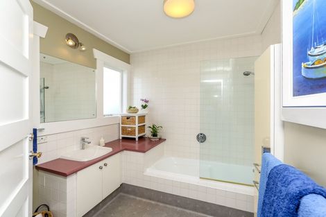 Photo of property in 8 Dorset Avenue, Westown, New Plymouth, 4310