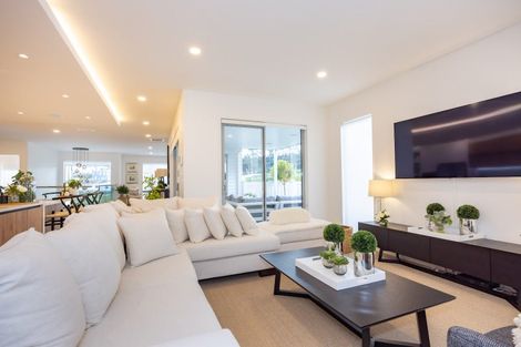 Photo of property in 32 Celestial Crescent, Orewa, 0931