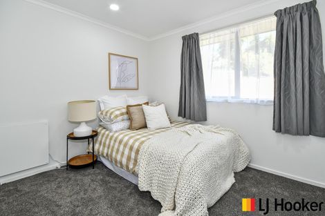 Photo of property in 8a Norman Close, The Gardens, Auckland, 2105