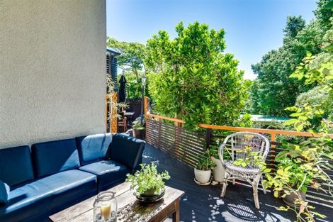 Photo of property in 16 Burns Road, Hospital Hill, Napier, 4110