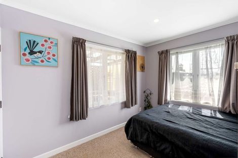Photo of property in 58 Tiroroa Avenue, Te Atatu South, Auckland, 0610