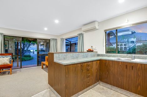 Photo of property in 105 Marine Parade, Eastbourne, Lower Hutt, 5013