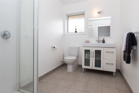 Photo of property in 8 Ladbrokes Place, Fendalton, Christchurch, 8052