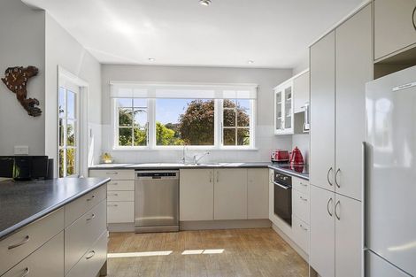 Photo of property in 29 Nevada Drive, Merrilands, New Plymouth, 4312