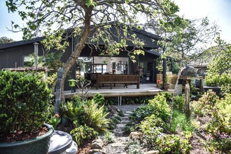 Photo of property in 6 The Strand, Whakapirau, Maungaturoto, 0583