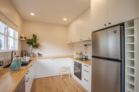 Photo of property in 15 Leveson Street, Strathmore Park, Wellington, 6022