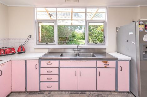 Photo of property in 10 Puriri Street, Gonville, Whanganui, 4501