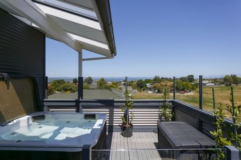 Photo of property in 17 Vaucluse Drive, Nukuhau, Taupo, 3330