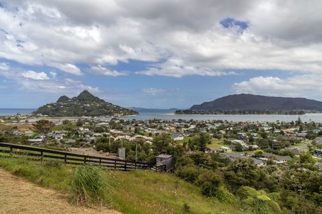 Photo of property in 8 Mason Rise, Tairua, 3508