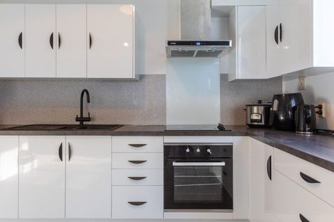 Photo of property in 37 Burgoyne Street, Woodville, 4920