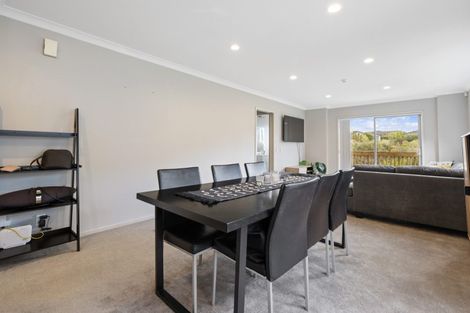 Photo of property in 82a Kirton Drive, Riverstone Terraces, Upper Hutt, 5018